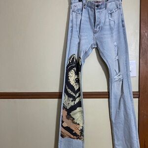 Stylish Light Blue Bootcut Jeans with Wolf Design BLDG4